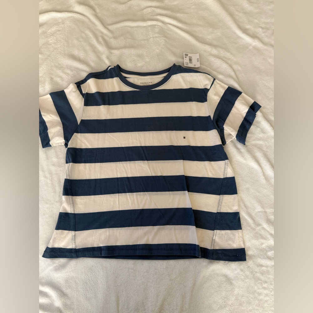 American Eagle T-shirt NWT